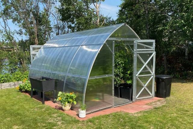 Sungrow 39 heavy-duty greenhouse